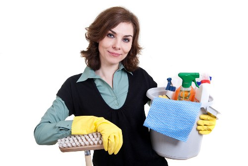 Customer paying with card in a protected checkout process